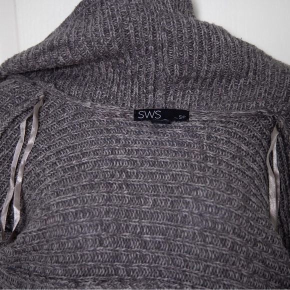 Grey knitted short sleeves Sweater - Picture 2 of 4